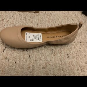 New in box — Nude Lucky Eleesia flats